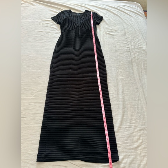 MINT CONDITION CALVIN KLEIN BLACK COLUMN BODYCON EVENING GOWN SZ 4 - Picture 3 of 9